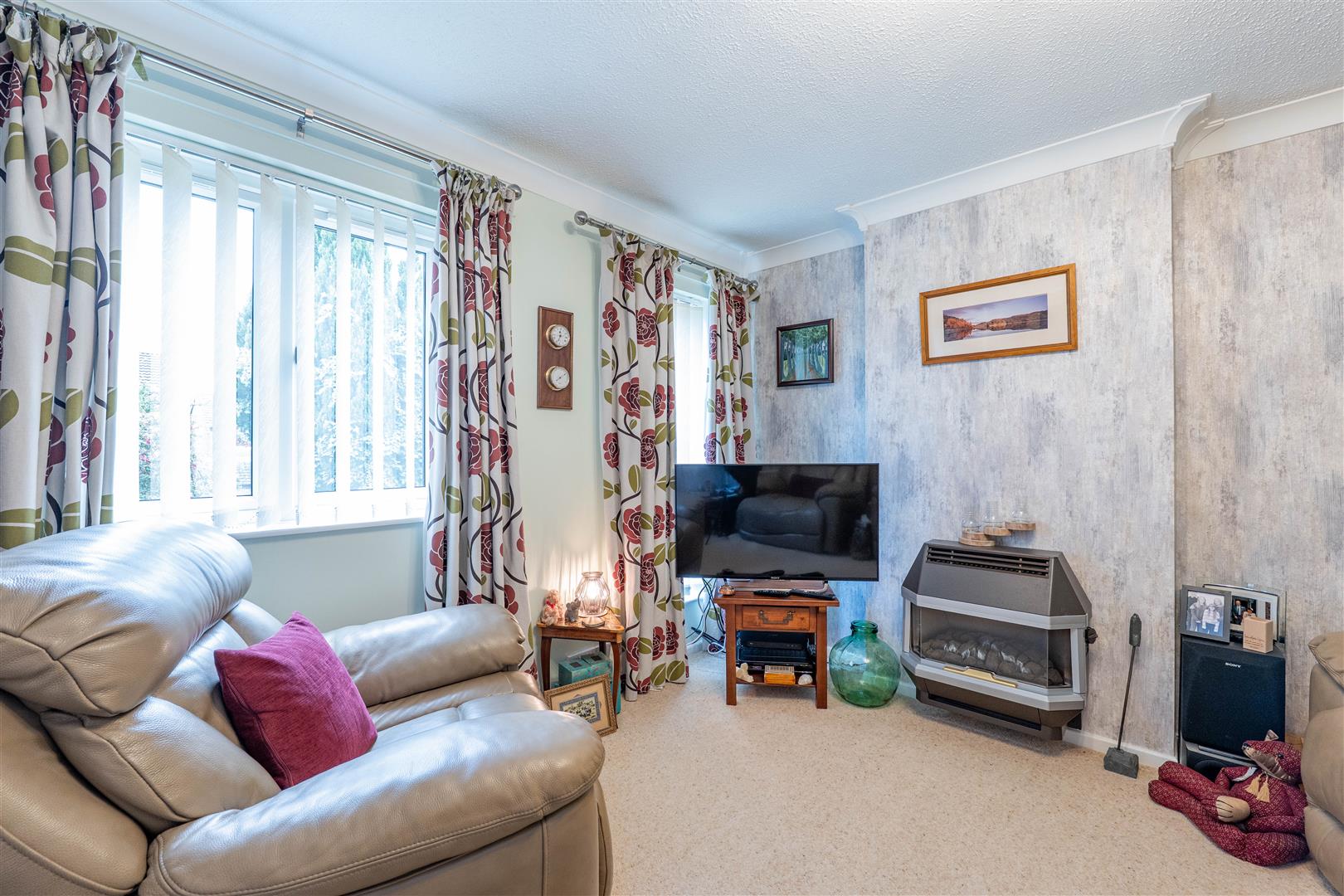3 bed property in Seven Acres, Preston